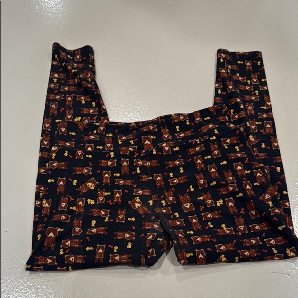 LuLaRoe Leggings lot of 3- Black, Green, Red themed bears skeletons one size - Picture 5 of 10